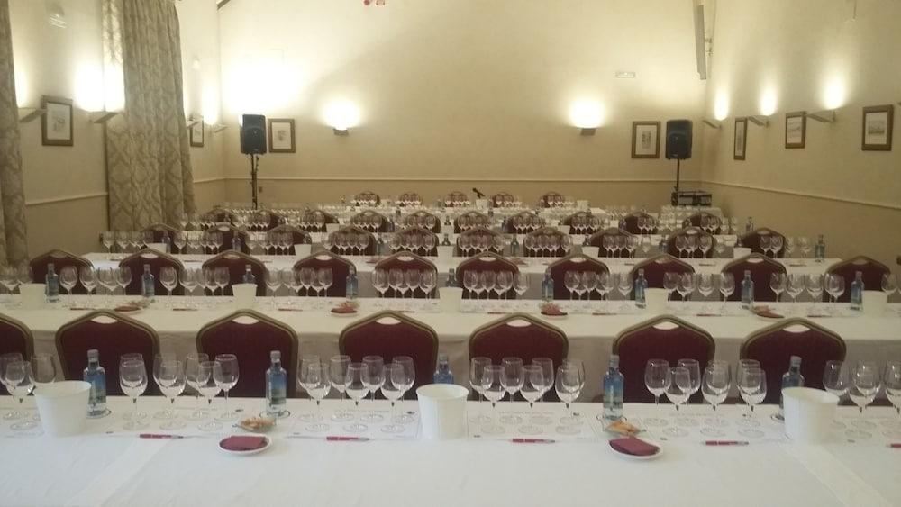 Azz Penafiel Las Claras Hotel & Spa Luaran gambar