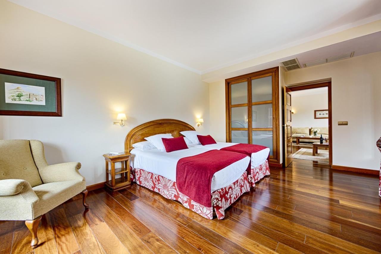 Azz Penafiel Las Claras Hotel & Spa Luaran gambar