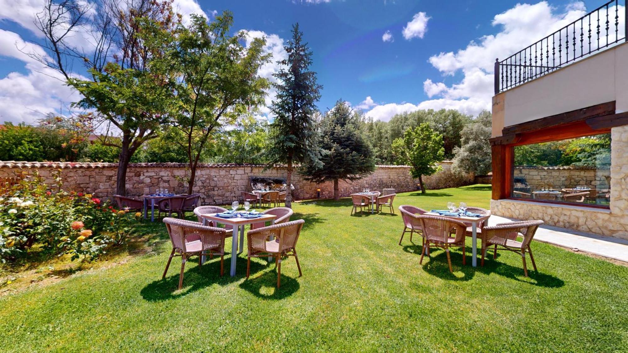 Azz Penafiel Las Claras Hotel & Spa Luaran gambar