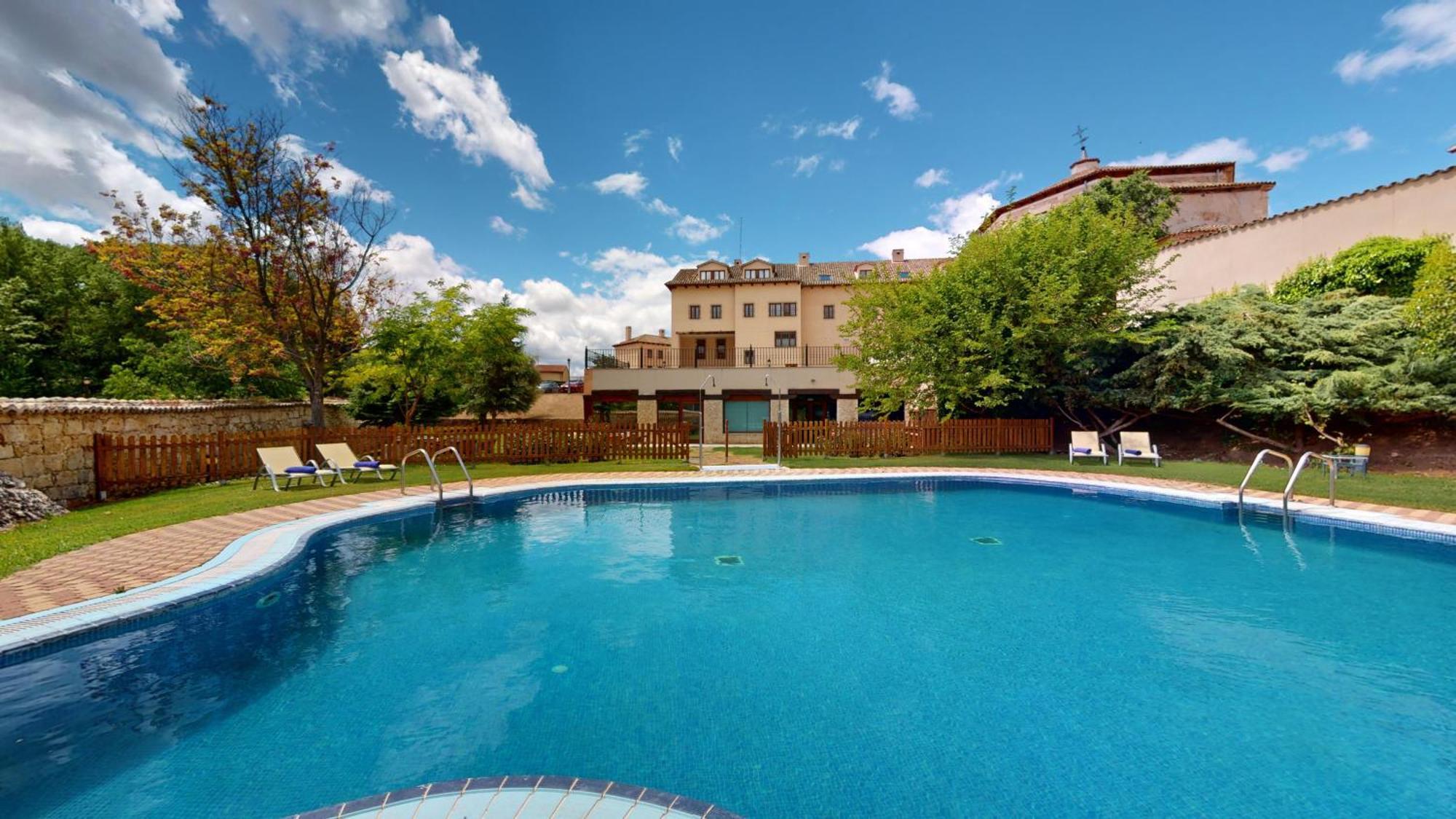Azz Penafiel Las Claras Hotel & Spa Luaran gambar