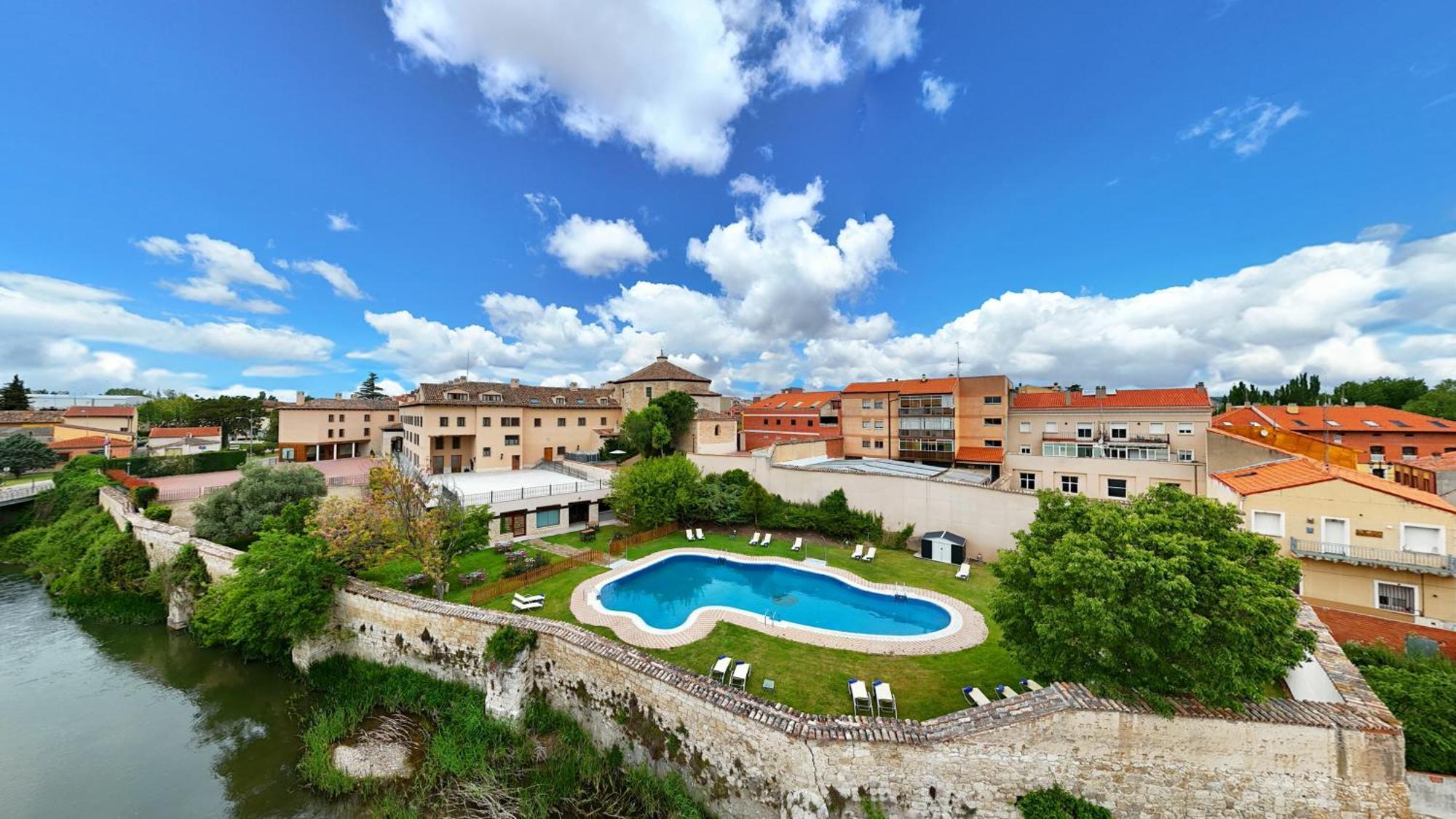 Azz Penafiel Las Claras Hotel & Spa Luaran gambar
