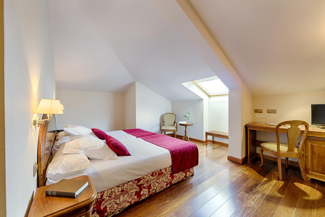 Azz Penafiel Las Claras Hotel & Spa Luaran gambar